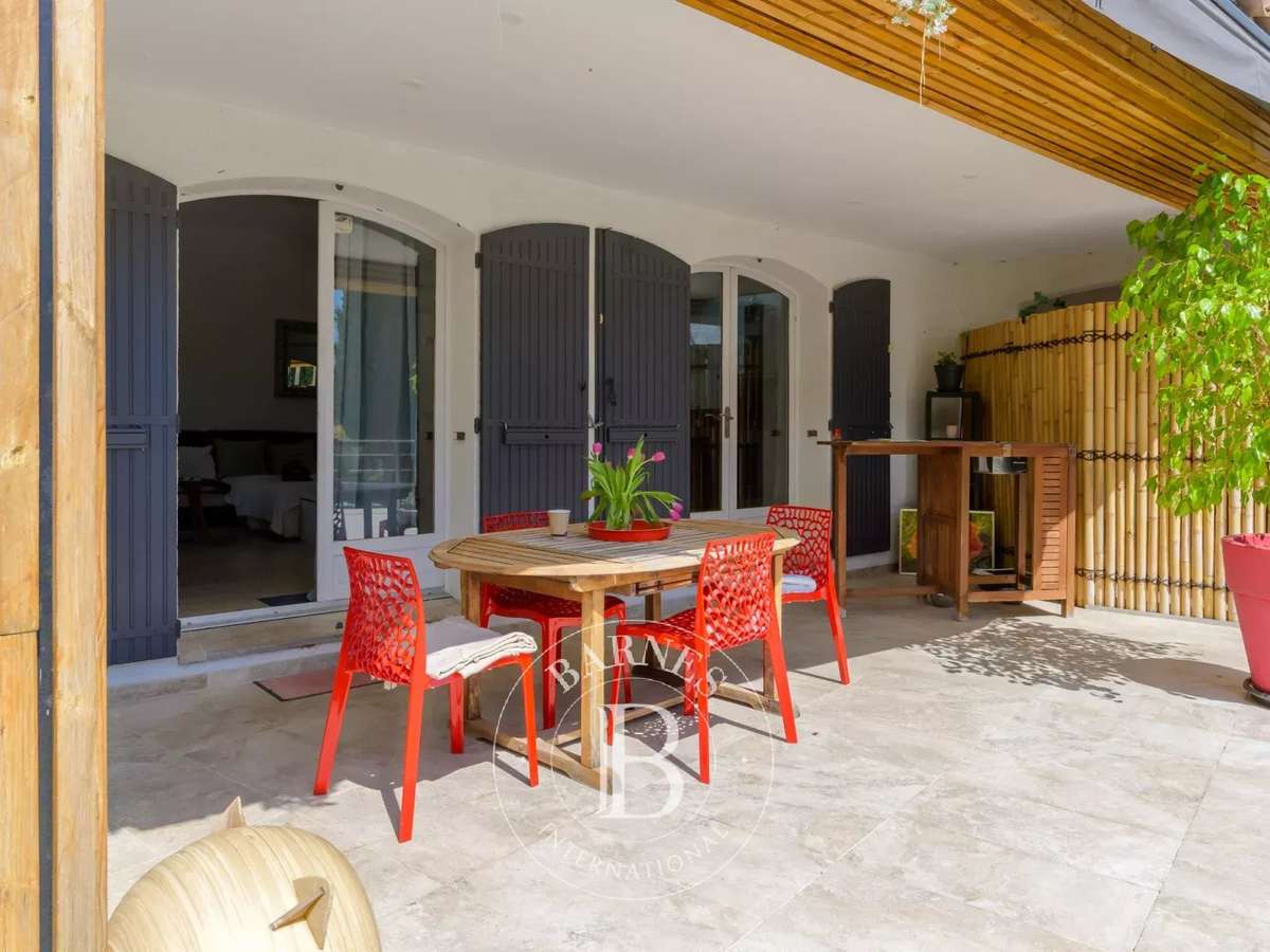 House Cassis