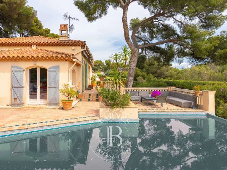 Maison Cassis - 6 chambres - 215m²