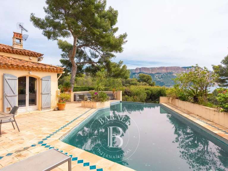 Maison Cassis - 6 chambres - 215m²