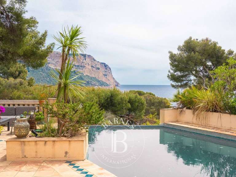 Maison Cassis - 6 chambres - 215m²
