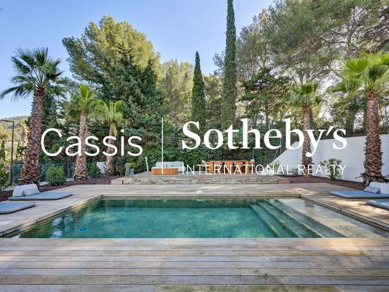 Maison Cassis - 5 chambres - 246m²