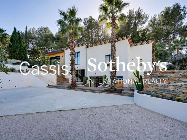 Maison Cassis - 5 chambres - 246m²