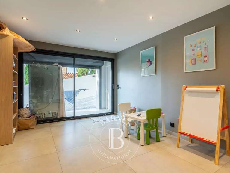 Maison Cassis - 7 chambres - 375m²