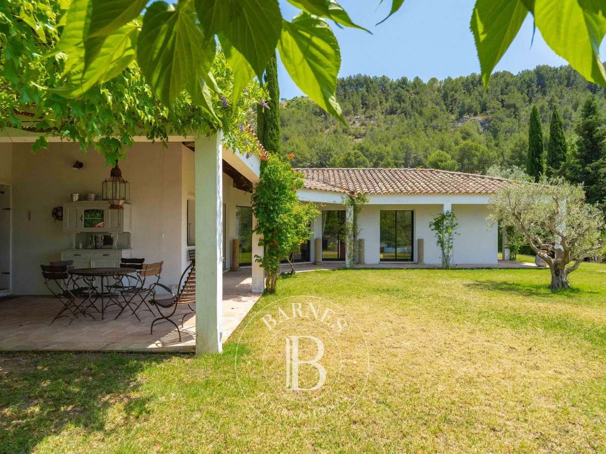 House Cassis