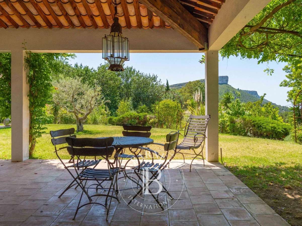 House Cassis