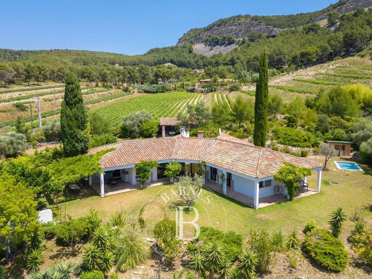 House Cassis