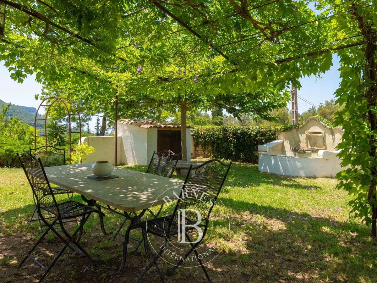 House Cassis