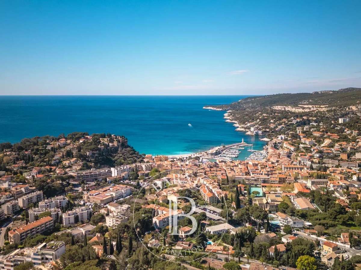 House Cassis