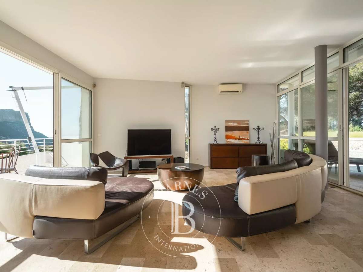 House Cassis