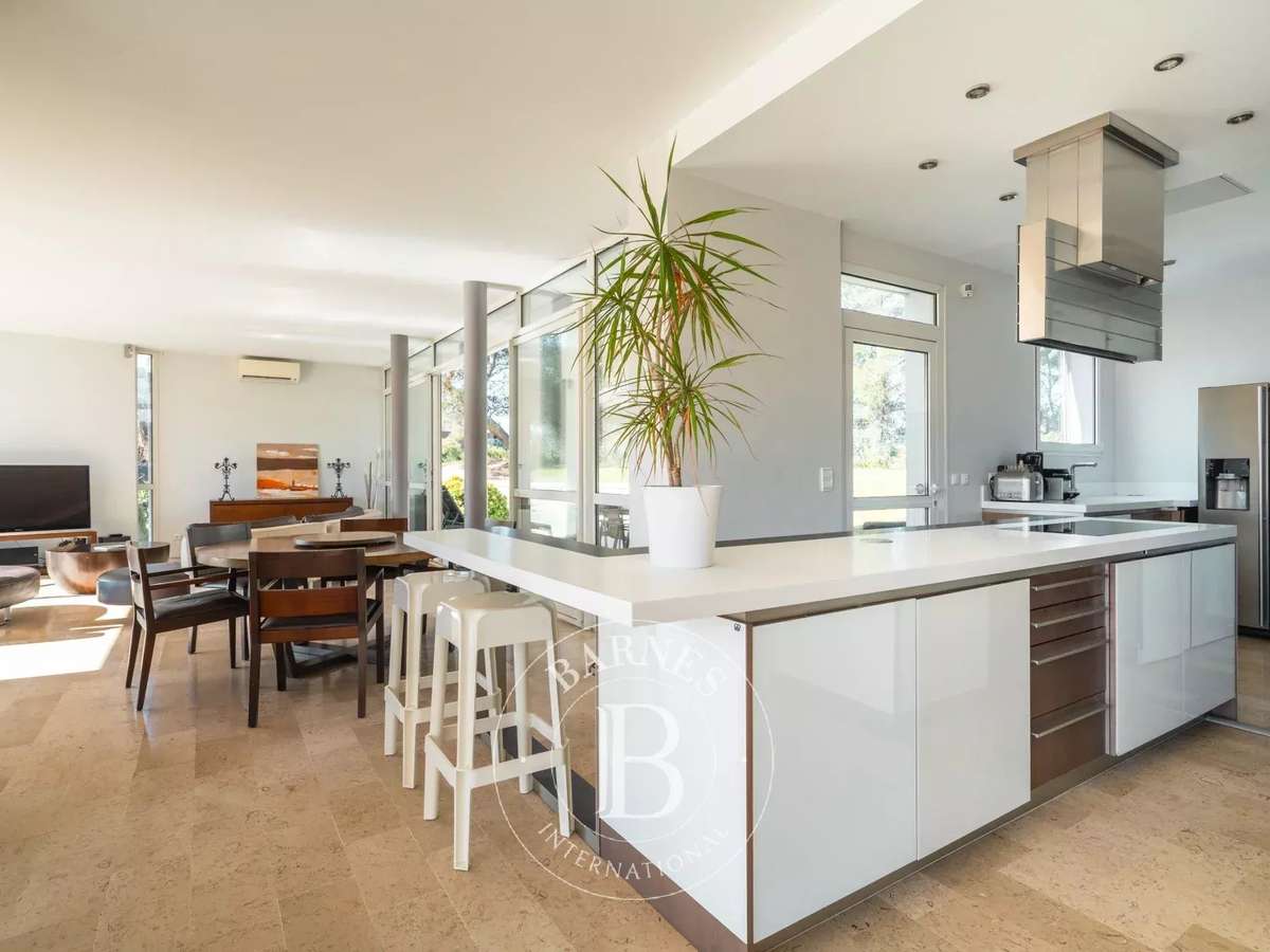 House Cassis