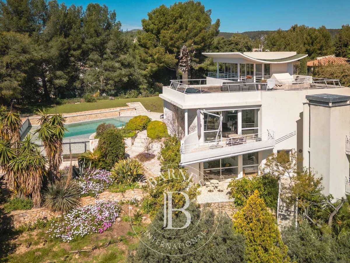 House Cassis