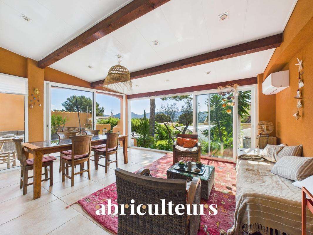 House Cassis