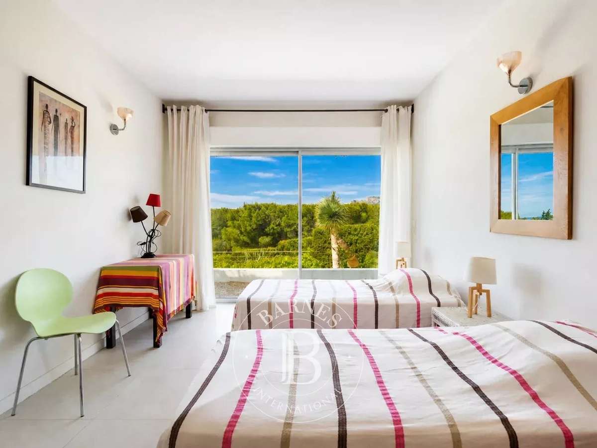 House Cassis
