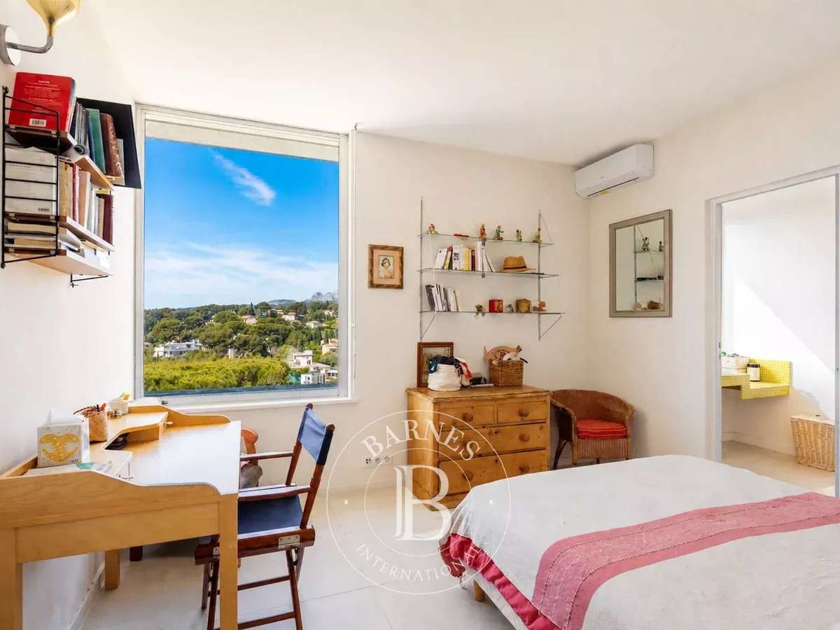 House Cassis