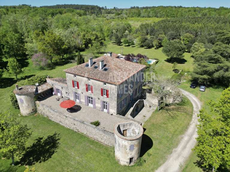 Château Casteljaloux - 10 chambres - 831m²