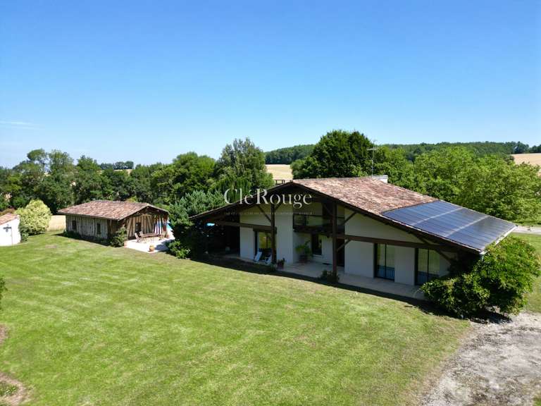 House Casteljaloux - 3 bedrooms - 270m²