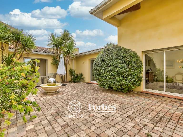 Villa Castelnau-d'Estrétefonds - 4 chambres - 405m²