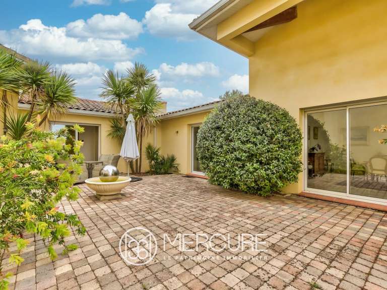 Villa Castelnau-d'Estrétefonds - 4 bedrooms - 405m²