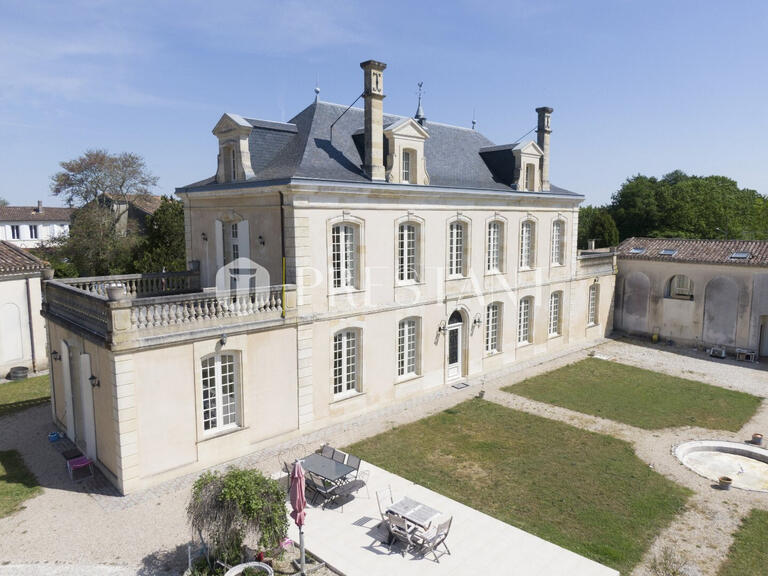 Maison Castelnau-de-Médoc - 10 chambres - 675m²