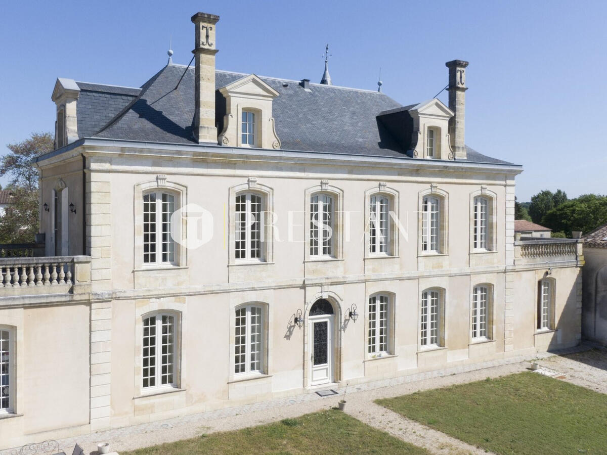 House Castelnau-de-Médoc