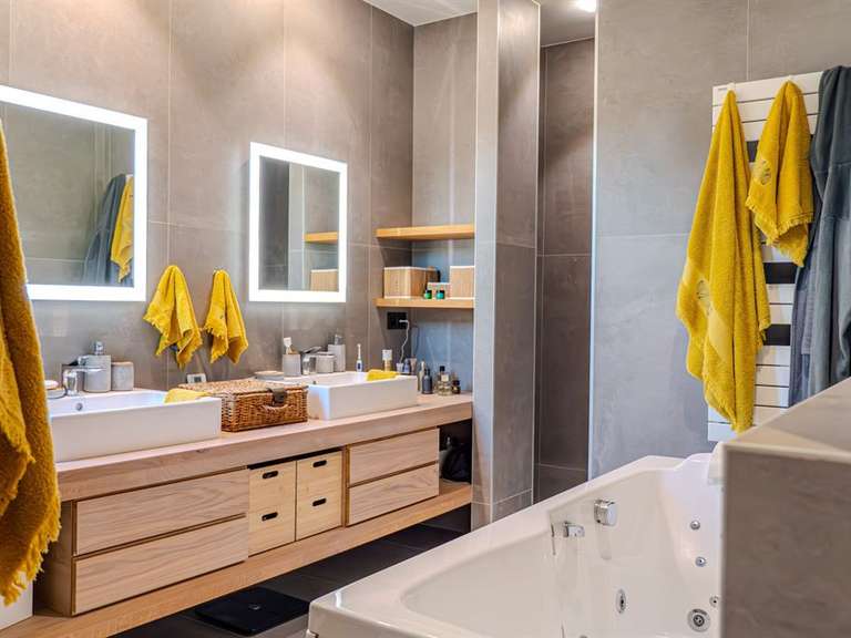 Maison Castelnau-le-Lez - 5 chambres - 313m²