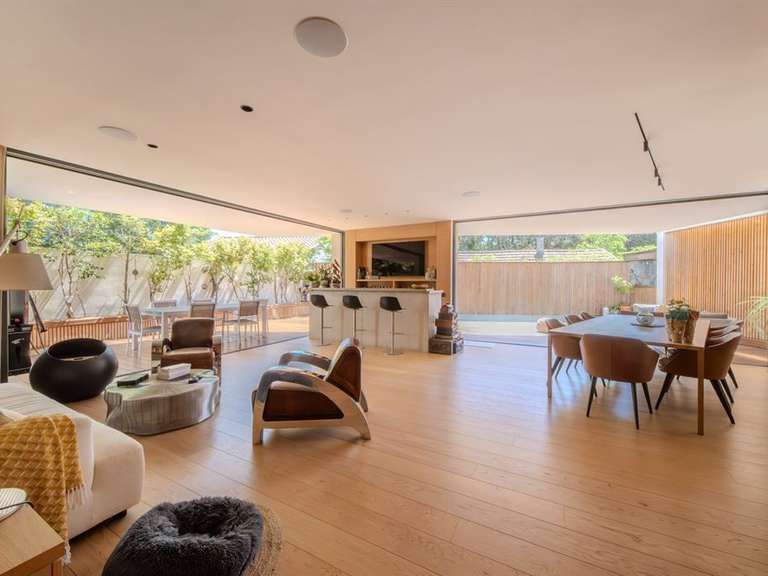 Maison Castelnau-le-Lez - 5 chambres - 313m²