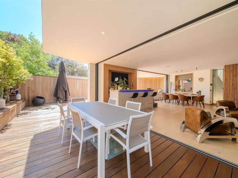 Maison Castelnau-le-Lez - 5 chambres - 313m²