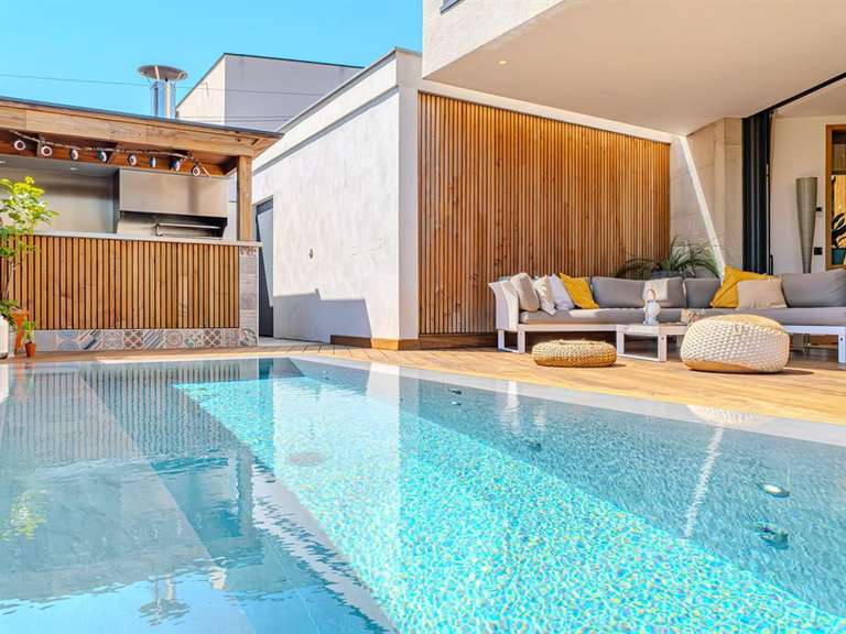 Maison Castelnau-le-Lez - 5 chambres - 313m²