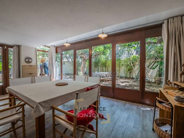 Maison Castelnau-le-Lez - 4 chambres - 195m²
