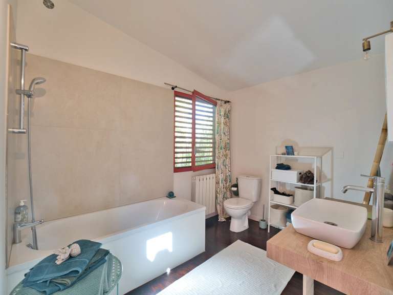 Maison Castelnau-le-Lez - 5 chambres - 221m²