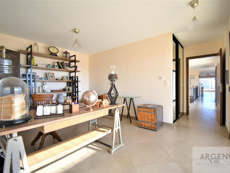 Villa Castelnau-le-Lez - 3 chambres - 216m²