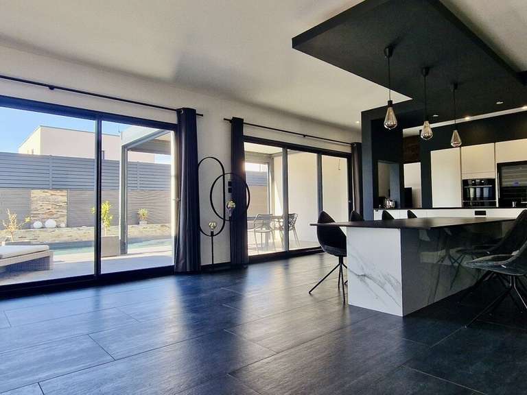 Villa Castelnau-le-Lez - 4 chambres - 218m²