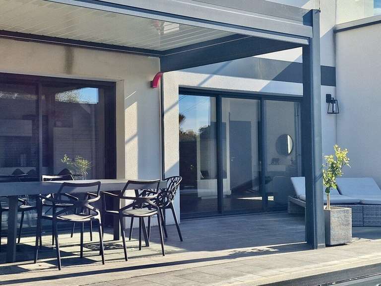 Villa Castelnau-le-Lez - 4 chambres - 218m²