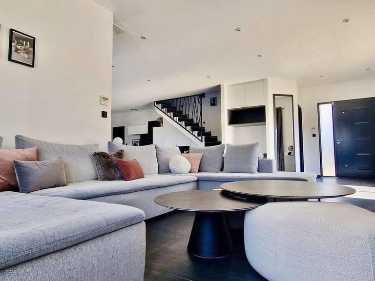 Villa Castelnau-le-Lez - 4 chambres - 218m²