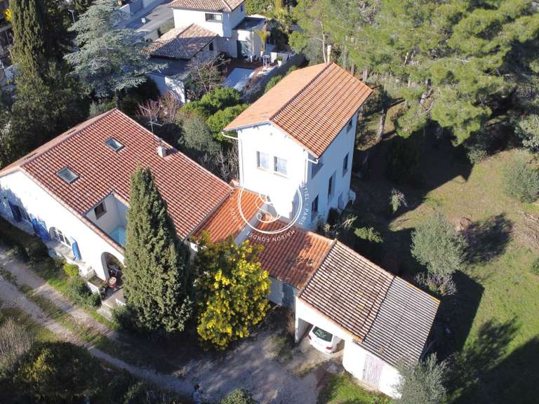 Villa Castelnau-le-Lez - 7 chambres - 214m²
