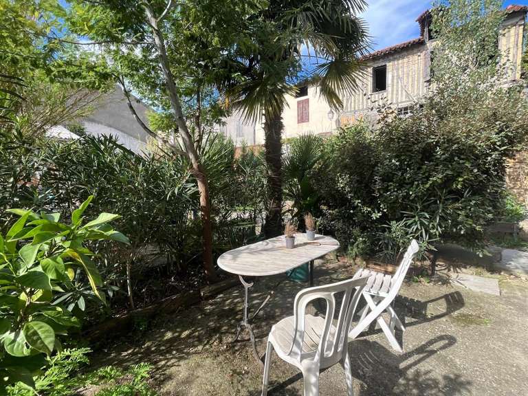 Maison Castelnau-Magnoac - 2 chambres - 238m²