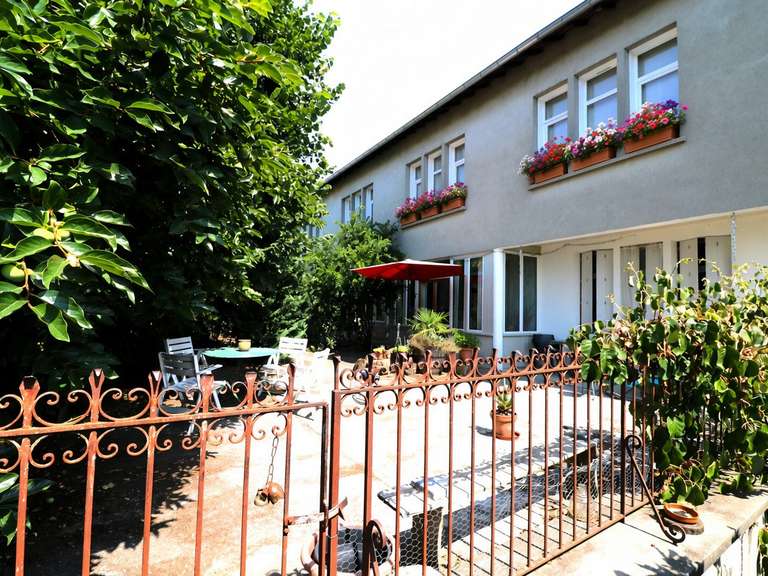 Maison Castelnau-Magnoac - 2 chambres - 238m²