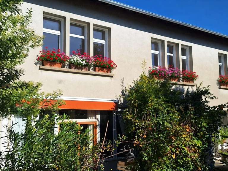 Maison Castelnau-Magnoac - 2 chambres - 238m²