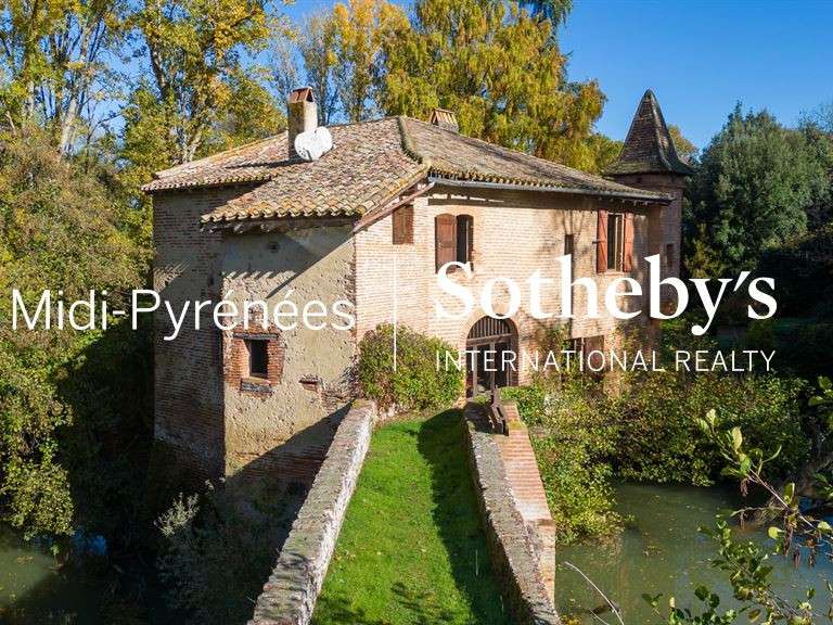 Maison Castelsarrasin - 9 chambres - 310m²