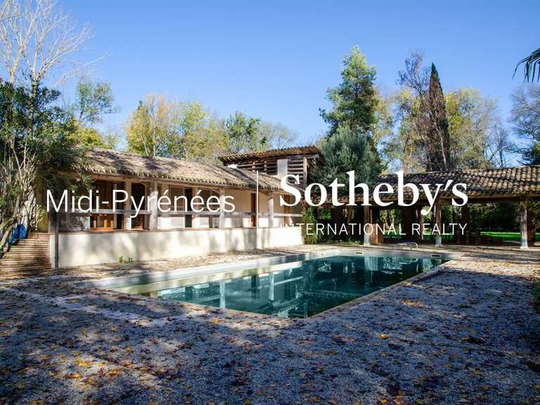 Maison Castelsarrasin - 9 chambres - 310m²