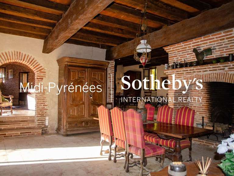 Maison Castelsarrasin - 9 chambres - 310m²