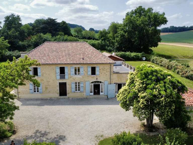 Maison Castéra-Verduzan - 4 chambres - 330m²