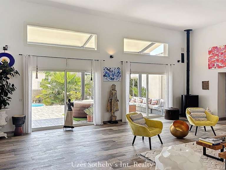 Maison Castillon-du-Gard - 3 chambres - 210m²