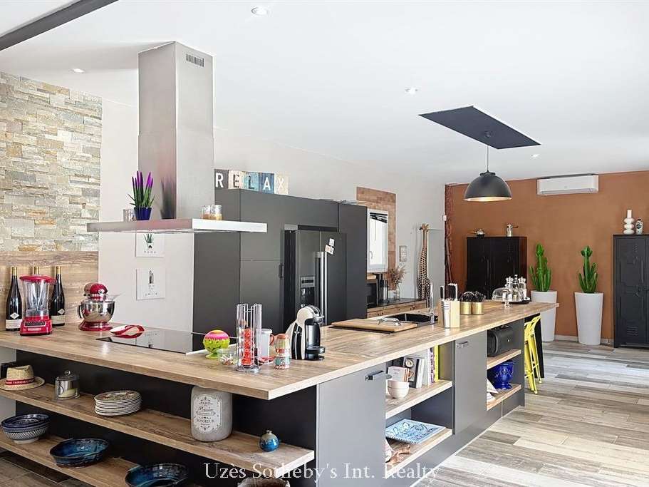 House Castillon-du-Gard