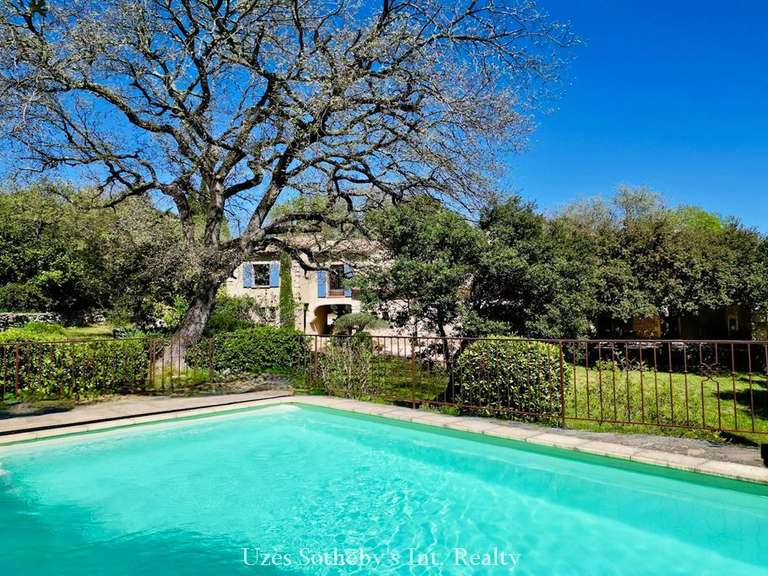 Maison Castillon-du-Gard - 4 chambres - 200m²