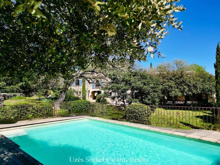 Maison Castillon-du-Gard - 4 chambres - 200m²