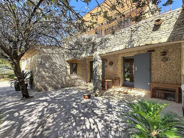Maison Castillon-du-Gard - 4 chambres - 200m²