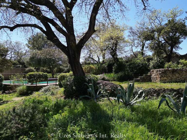 Maison Castillon-du-Gard - 4 chambres - 200m²