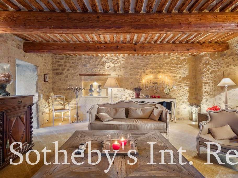 House Castillon-du-Gard