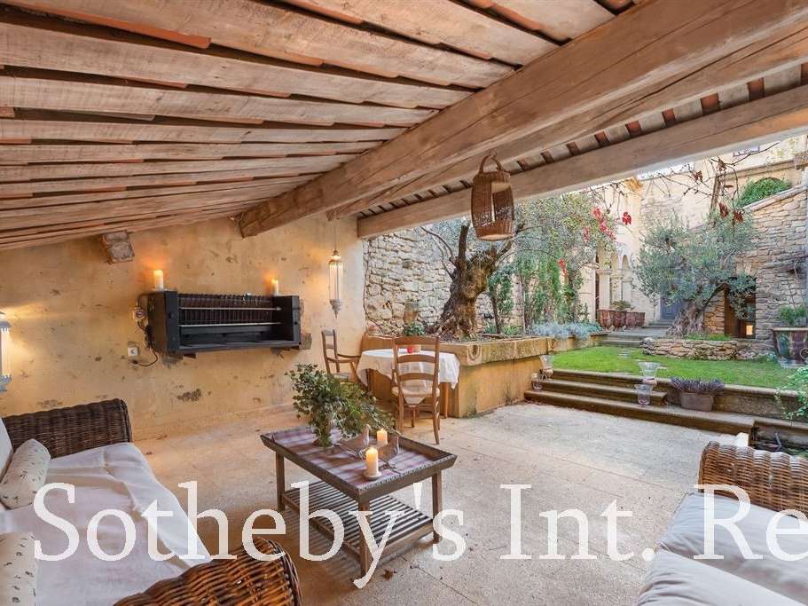 House Castillon-du-Gard